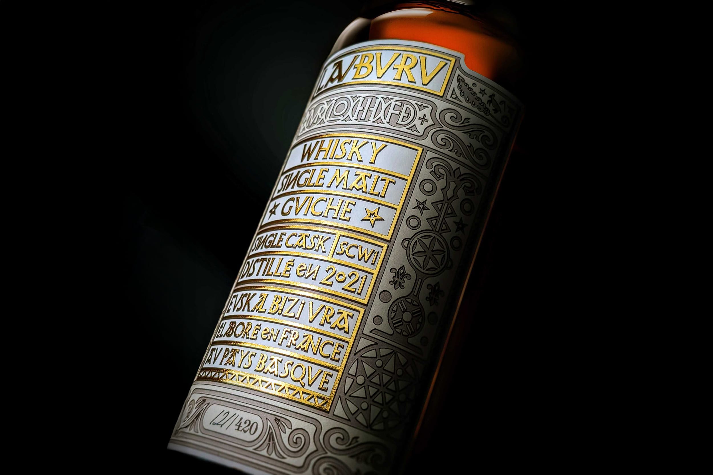 bleu juin lauburu whisky single cask pays basque euskadi lionel osmin imanol harinordoquy sugaar label design packaging